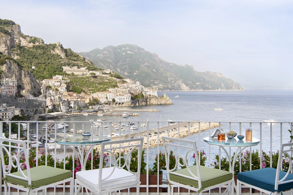 Отель Miramalfi — романтика на вершине скалы в Амальфи