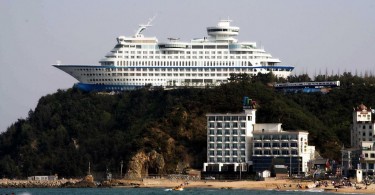 Sun Cruise Resort – уникальный туристический лайнер на суше