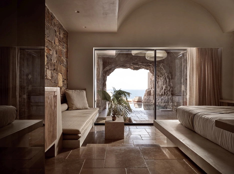 Acro Suites — место, где древние скалы встречаются с морем