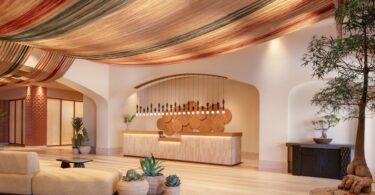 Зона ресепшн с декоративным потолком Kimpton Miralina Resort & Villas Opens