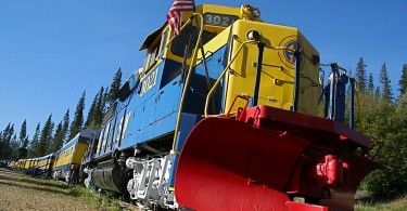 Aurora Express – уникальная гостиница-поезд на Аляске, стоящая высоко на холме