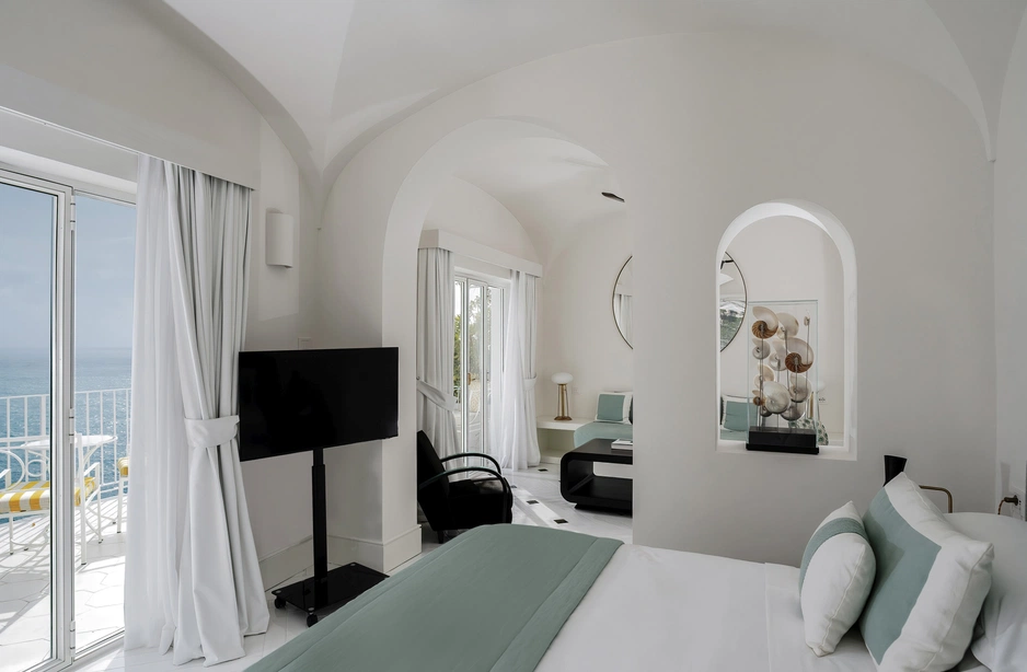 Отель Miramalfi — романтика на вершине скалы в Амальфи