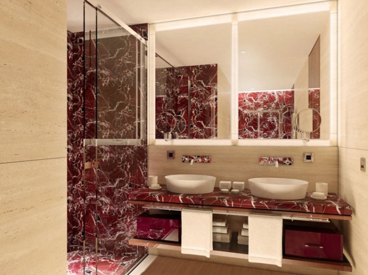 Частные апартаменты отеля Fendi: ванная из красного мрамора