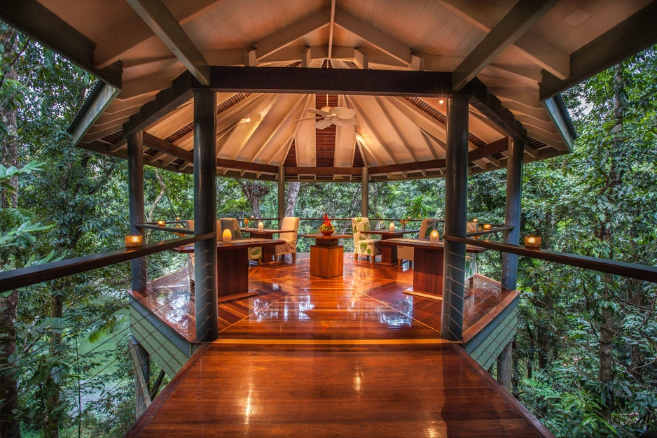 Silky Oaks Lodge — сон в пышных тропических лесах