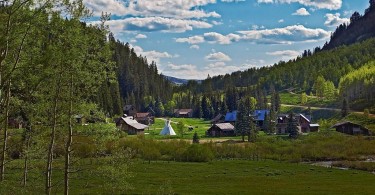 Dunton Hot Springs - небольшой уютный отель в Скалистых горах в Колорадо
