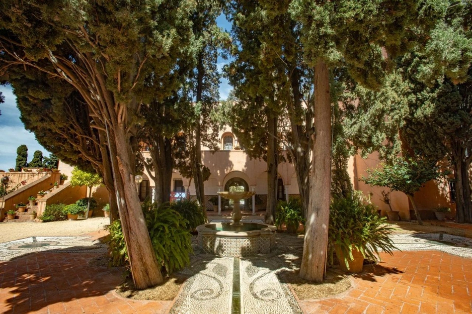 Soho Boutique Castillo de Santa Catalina — мавританский замок-отель в Малаге