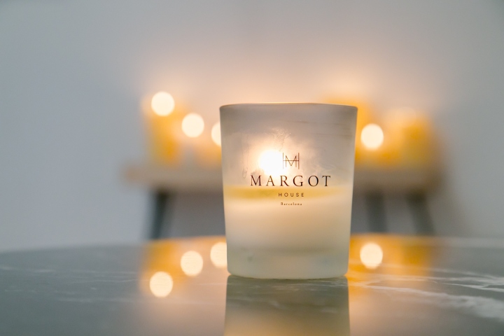 Свечи в интерьере бутик-отеля Margot House