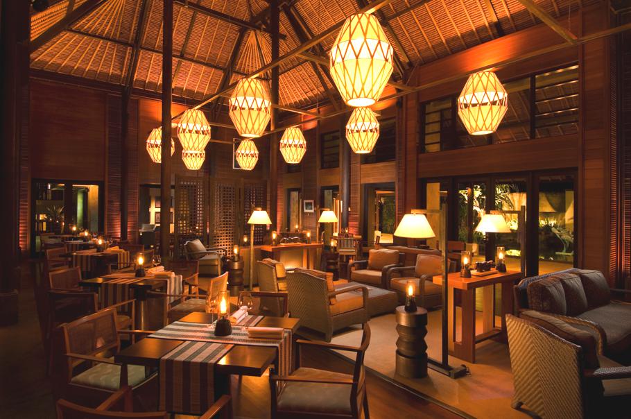 Оформление ресторанного зала в Conrad Bali 