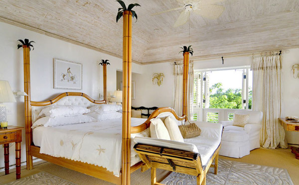 Очаровательное оформление спальни в Yemanja Resort