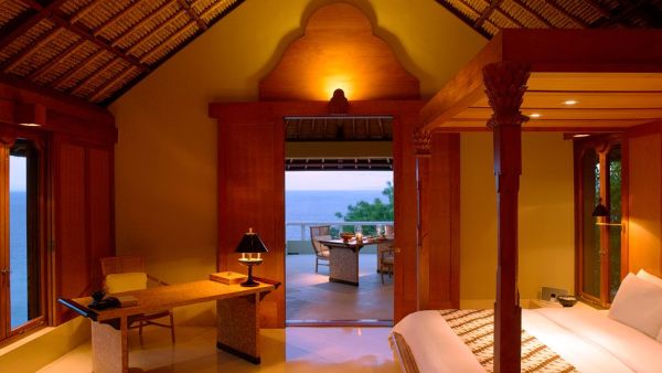 Курорты Бали - интерьер отеля Amankila Resort