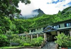 Отель Machu Picchu Sanctuary Lodge рядом с руинами древнего города инков