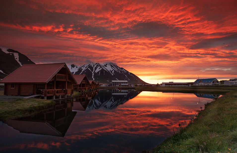 Красивые маленькие деревни - Ólafsfjörður, Исландия