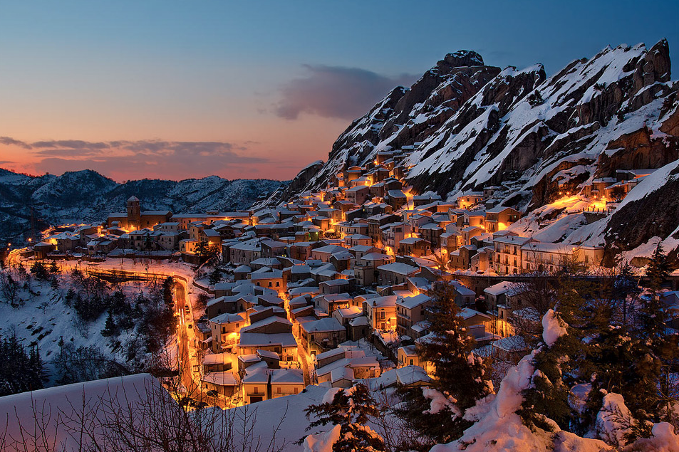 Красивые маленькие деревни - Pietrapertosa, Италия