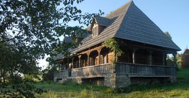 Удивительные коттеджи Maramures Lodges среди дикой природы Румынии