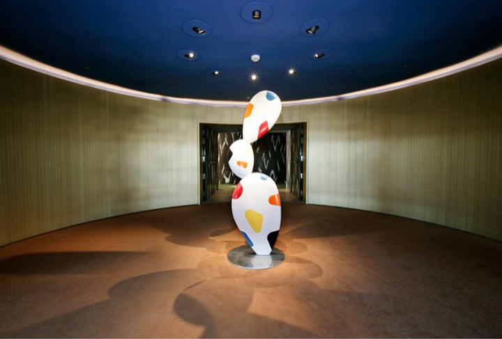 Креативная инсталляция в декоре отеля Silken Puerta América