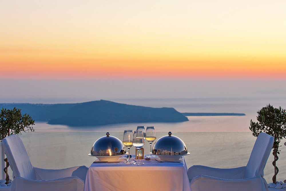 Романтический ужин на открытой террасе в Aqua Vista Hotels