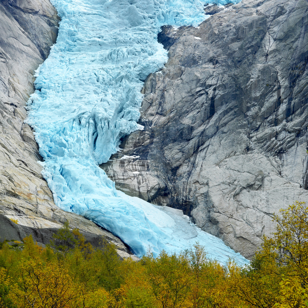 Достопримечательности мира - ледник Briksdalsbreen Glacie