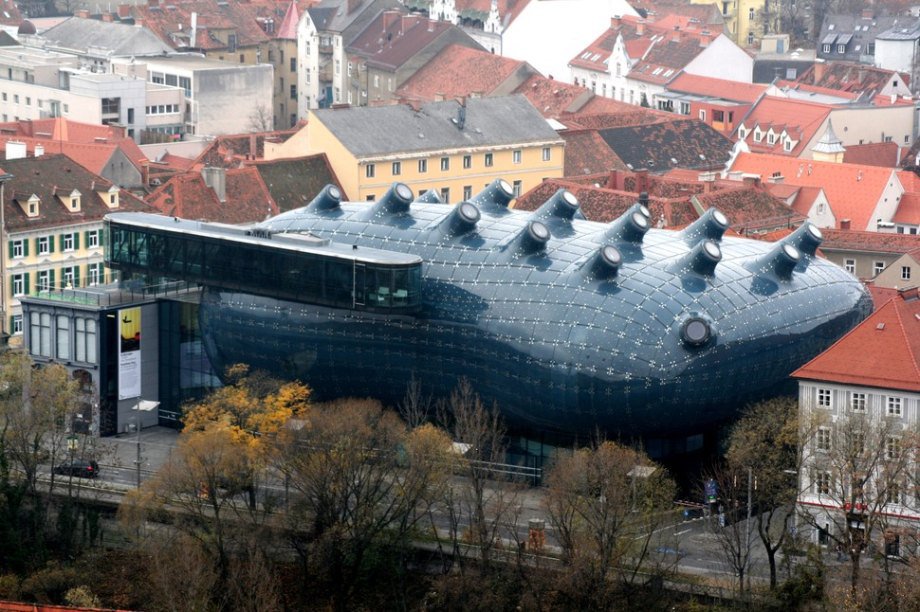 Удивительные здания мира - музей «Кунтсхаус» («Дружественный инопланетянин»)
