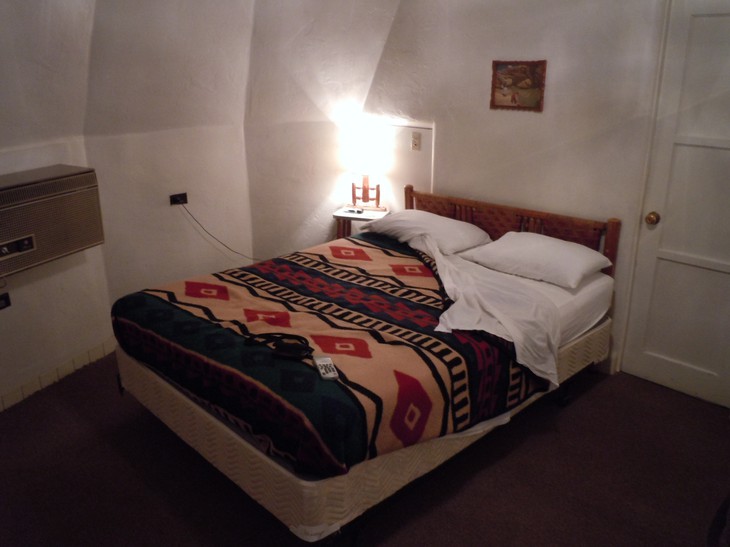 Wigwam Motel: уютный гостиничный комплекс в индейском стиле в Сан-Бернардино, США